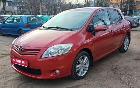 Toyota Auris II, 2011 год, 1 330 000 рублей, 1 фотография
