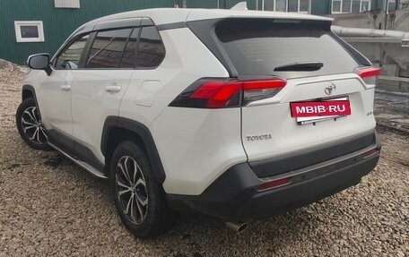 Toyota RAV4, 2021 год, 3 099 000 рублей, 5 фотография