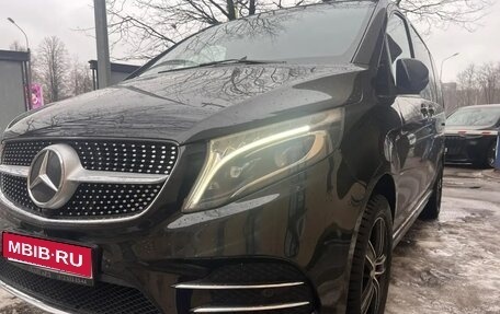 Mercedes-Benz V-Класс, 2020 год, 4 500 000 рублей, 1 фотография