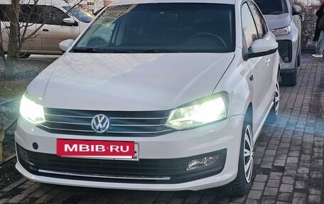 Volkswagen Polo VI (EU Market), 2016 год, 410 000 рублей, 2 фотография