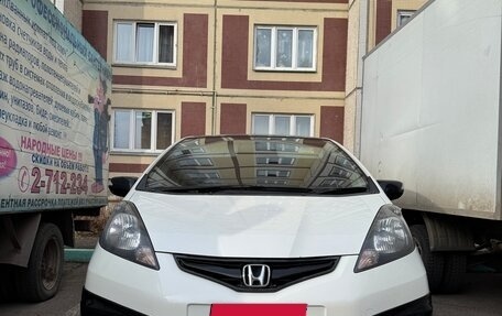 Honda Fit III, 2010 год, 810 000 рублей, 2 фотография