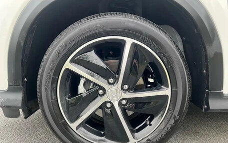 Honda Vezel, 2022 год, 1 650 000 рублей, 9 фотография