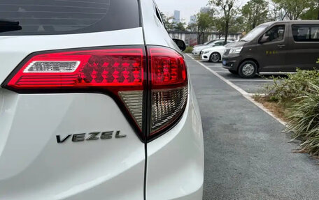 Honda Vezel, 2022 год, 1 650 000 рублей, 13 фотография