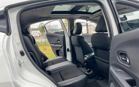 Honda Vezel, 2022 год, 1 650 000 рублей, 12 фотография