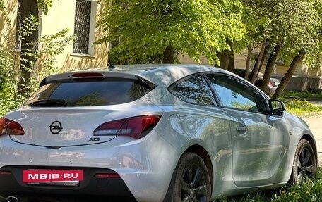 Opel Astra J, 2011 год, 900 000 рублей, 10 фотография