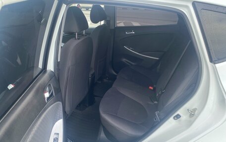 Hyundai Solaris II рестайлинг, 2012 год, 850 000 рублей, 9 фотография