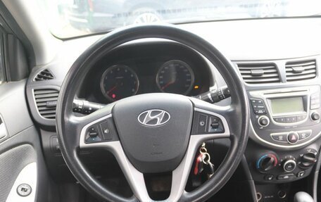 Hyundai Solaris II рестайлинг, 2013 год, 450 000 рублей, 15 фотография