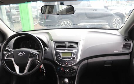 Hyundai Solaris II рестайлинг, 2013 год, 450 000 рублей, 14 фотография