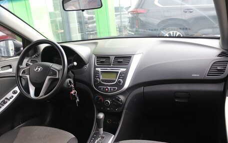 Hyundai Solaris II рестайлинг, 2013 год, 450 000 рублей, 13 фотография