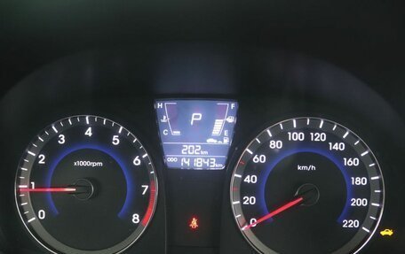 Hyundai Solaris II рестайлинг, 2013 год, 450 000 рублей, 16 фотография