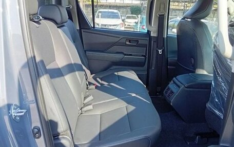 Toyota Hilux, 2026 год, 6 122 000 рублей, 15 фотография