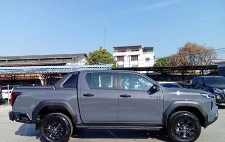 Toyota Hilux, 2026 год, 6 122 000 рублей, 7 фотография