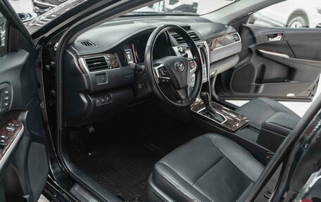 Toyota Camry, 2017 год, 2 150 000 рублей, 6 фотография