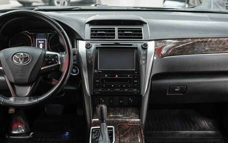 Toyota Camry, 2017 год, 2 150 000 рублей, 15 фотография