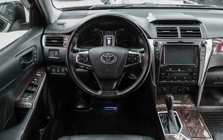 Toyota Camry, 2017 год, 2 150 000 рублей, 16 фотография