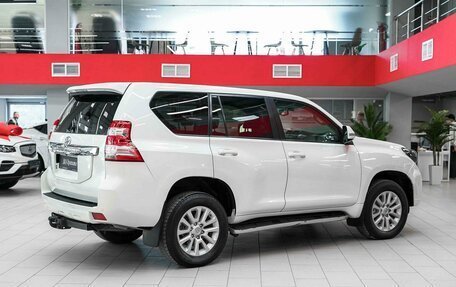Toyota Land Cruiser Prado 150 рестайлинг 2, 2013 год, 2 950 000 рублей, 2 фотография