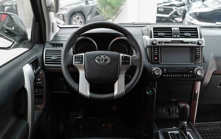 Toyota Land Cruiser Prado 150 рестайлинг 2, 2013 год, 2 950 000 рублей, 15 фотография