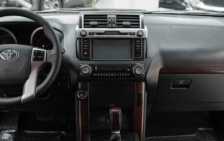 Toyota Land Cruiser Prado 150 рестайлинг 2, 2013 год, 2 950 000 рублей, 14 фотография