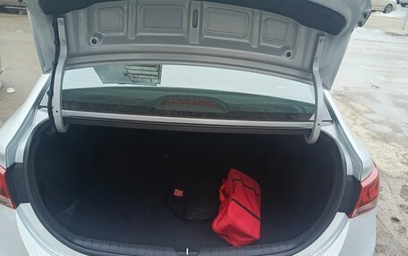 Hyundai Solaris II рестайлинг, 2017 год, 9 фотография