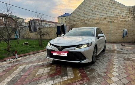 Toyota Camry, 2019 год, 2 600 000 рублей, 2 фотография
