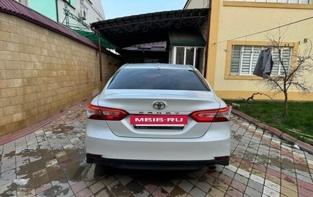 Toyota Camry, 2019 год, 2 600 000 рублей, 3 фотография