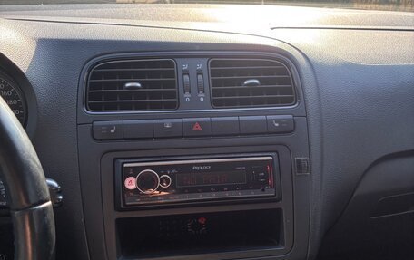 Volkswagen Polo VI (EU Market), 2011 год, 560 000 рублей, 12 фотография