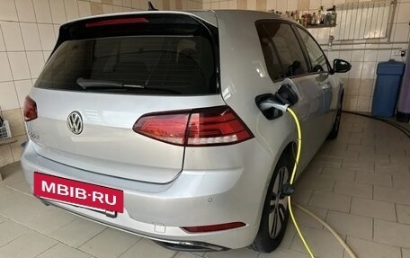 Volkswagen Golf VII, 2019 год, 2 370 000 рублей, 2 фотография