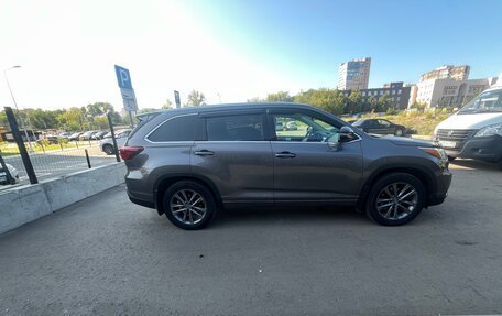 Toyota Highlander III, 2014 год, 3 200 000 рублей, 4 фотография