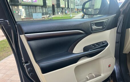 Toyota Highlander III, 2014 год, 3 200 000 рублей, 16 фотография