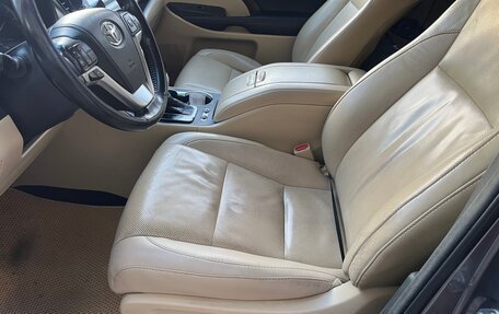 Toyota Highlander III, 2014 год, 3 200 000 рублей, 10 фотография