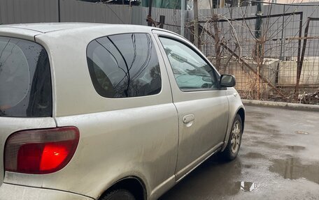 Toyota Yaris I рестайлинг, 2000 год, 250 000 рублей, 3 фотография