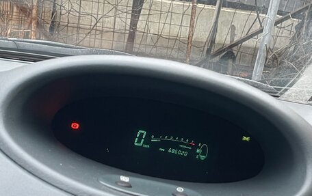 Toyota Yaris I рестайлинг, 2000 год, 250 000 рублей, 12 фотография