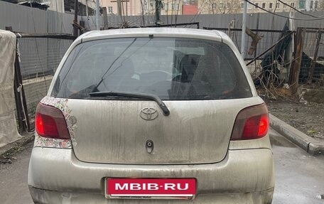 Toyota Yaris I рестайлинг, 2000 год, 250 000 рублей, 5 фотография