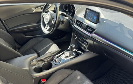 Mazda 3, 2017 год, 1 830 000 рублей, 15 фотография