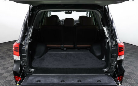 Toyota Land Cruiser 200, 2018 год, 6 890 000 рублей, 10 фотография