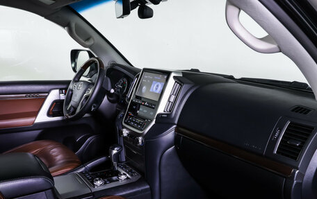 Toyota Land Cruiser 200, 2018 год, 6 890 000 рублей, 11 фотография