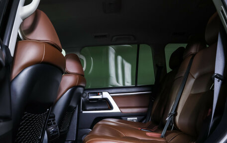 Toyota Land Cruiser 200, 2018 год, 6 890 000 рублей, 12 фотография