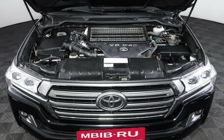 Toyota Land Cruiser 200, 2018 год, 6 890 000 рублей, 9 фотография