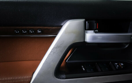 Toyota Land Cruiser 200, 2018 год, 6 890 000 рублей, 19 фотография