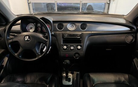 Mitsubishi Outlander III рестайлинг 3, 2004 год, 669 000 рублей, 9 фотография