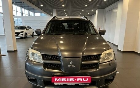 Mitsubishi Outlander III рестайлинг 3, 2004 год, 669 000 рублей, 8 фотография