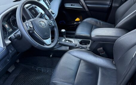 Toyota RAV4, 2018 год, 2 030 000 рублей, 10 фотография