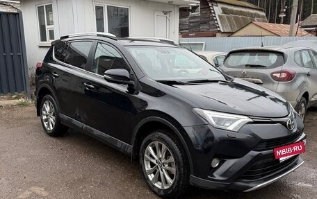 Toyota RAV4, 2018 год, 2 030 000 рублей, 2 фотография