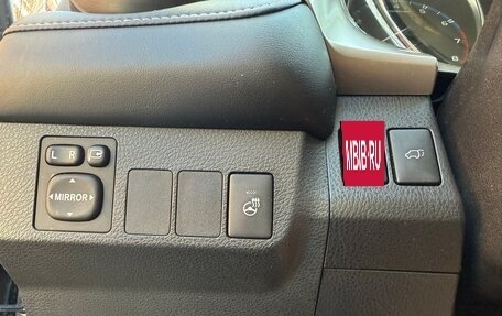 Toyota RAV4, 2018 год, 2 030 000 рублей, 15 фотография