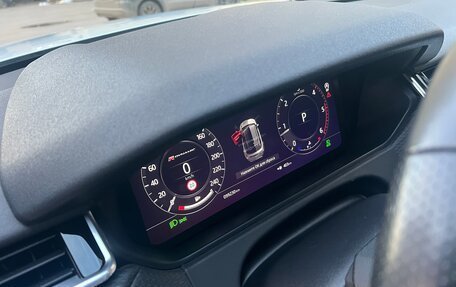 Land Rover Range Rover Velar I, 2018 год, 4 000 000 рублей, 9 фотография