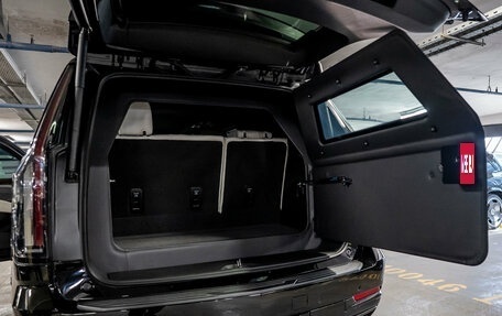 Cadillac Escalade V, 2025 год, 42 000 000 рублей, 18 фотография