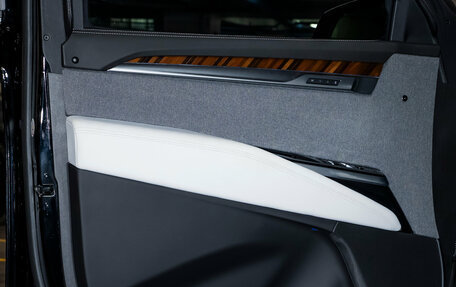 Cadillac Escalade V, 2025 год, 42 000 000 рублей, 28 фотография