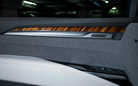 Cadillac Escalade V, 2025 год, 42 000 000 рублей, 26 фотография