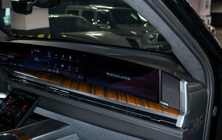 Cadillac Escalade V, 2025 год, 42 000 000 рублей, 36 фотография