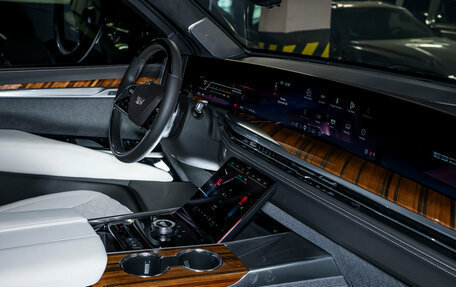 Cadillac Escalade V, 2025 год, 42 000 000 рублей, 35 фотография